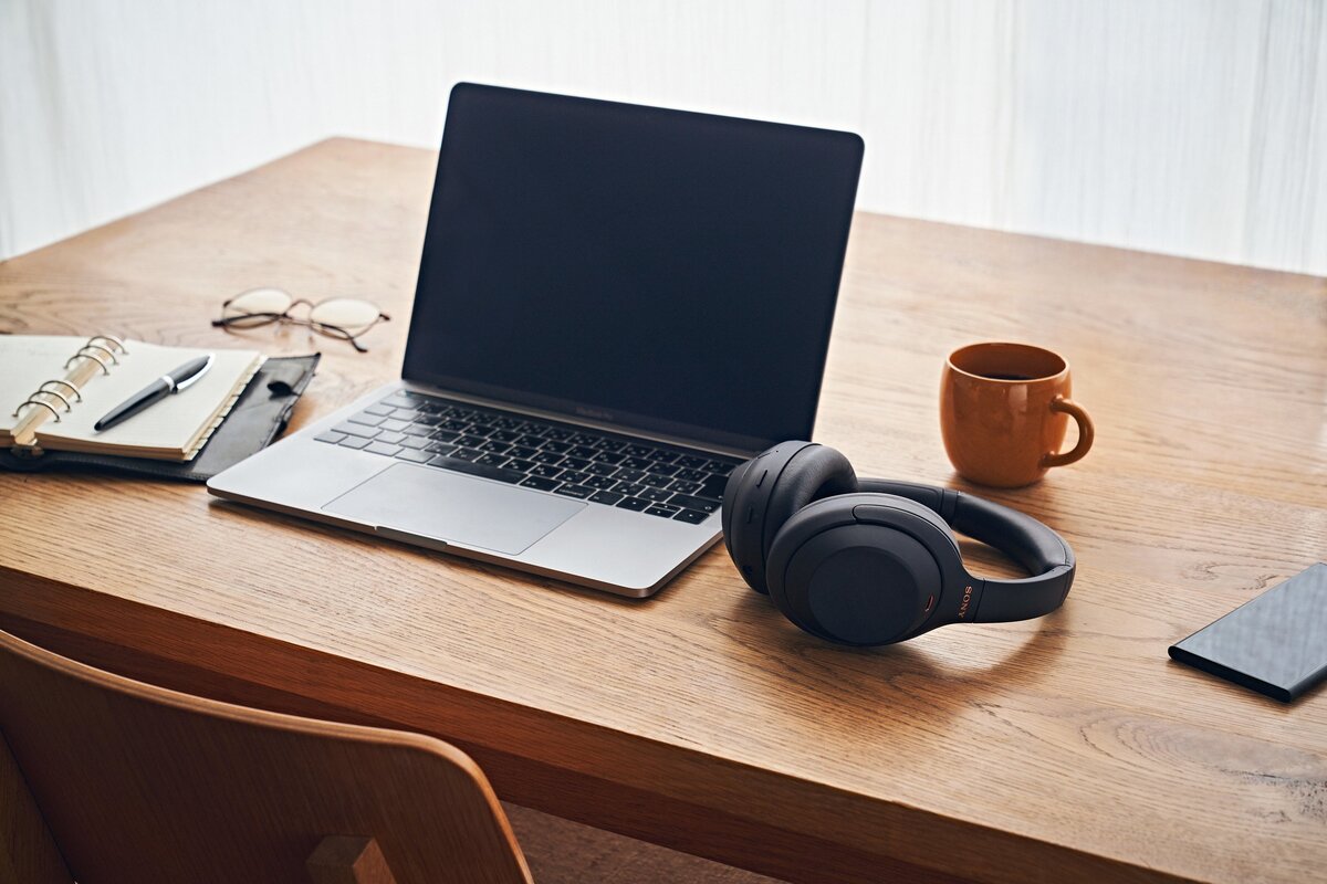 Sony-WH-1000XM4-B-03